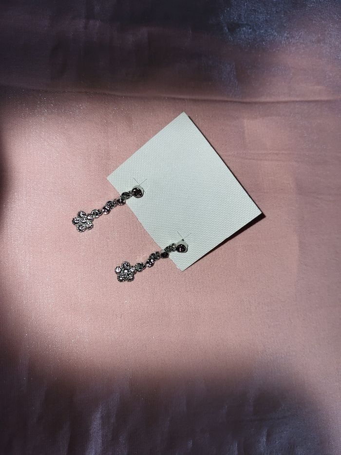 B oreilles pendanres - photo numéro 2