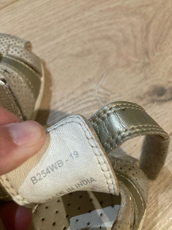 Sandale geox modèle macchia beige /gold taille 19 - photo numéro 5