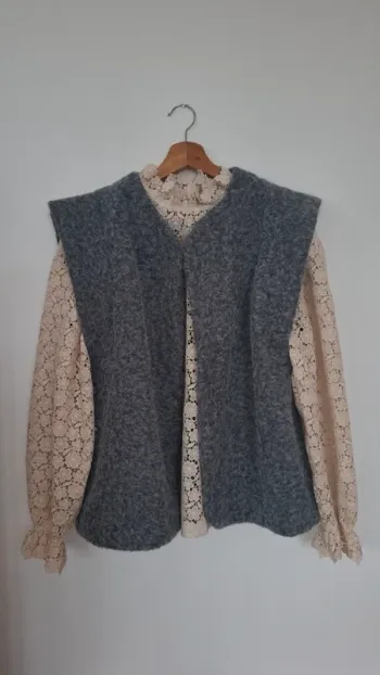Veste Sans Manche en Lainage – Neuf avec Étiquette - ultra tendance cette rentrée