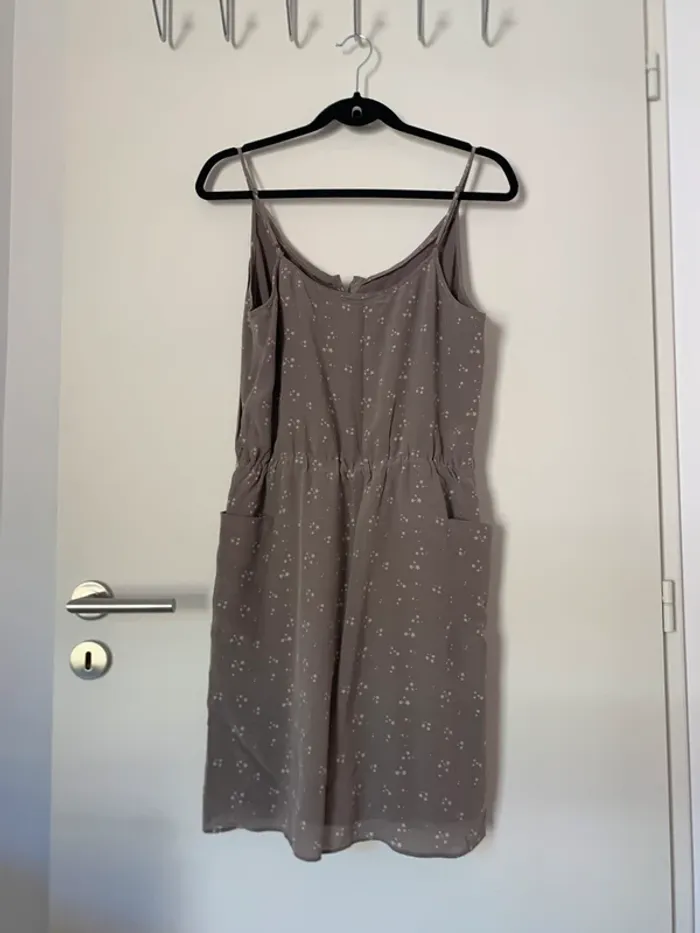 Robe à bretelle en soie grise avec des étoiles blanche taille M Sud Express - photo numéro 10