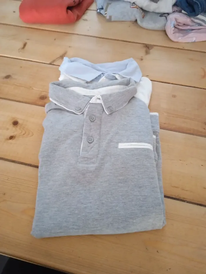 lot deux t shirt manches longues okaidi 8ans