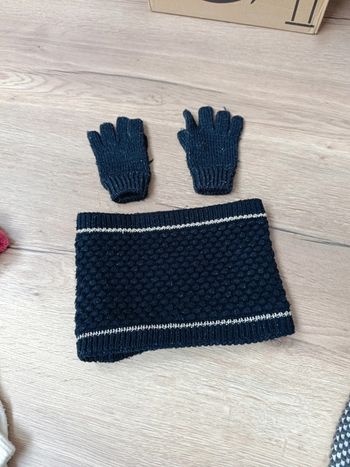Lot gants et tour de cou