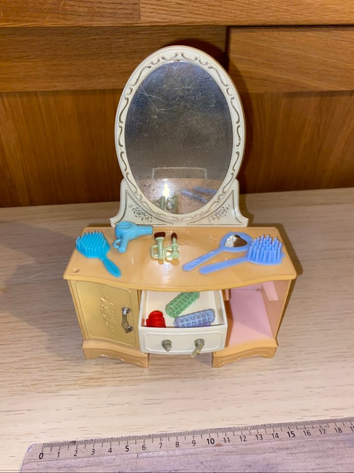 Coiffeuse poupée brosse peigne miroir bigoudi
