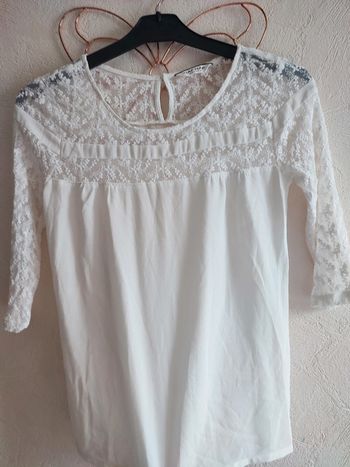 Haut été avec détails dentelles Naf Naf taille Xs