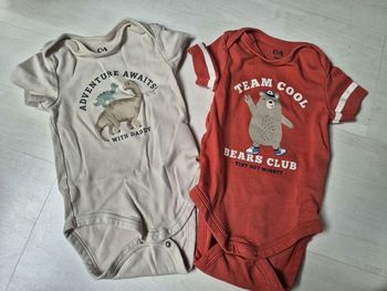 Lot de 2 bodys C&A neufs