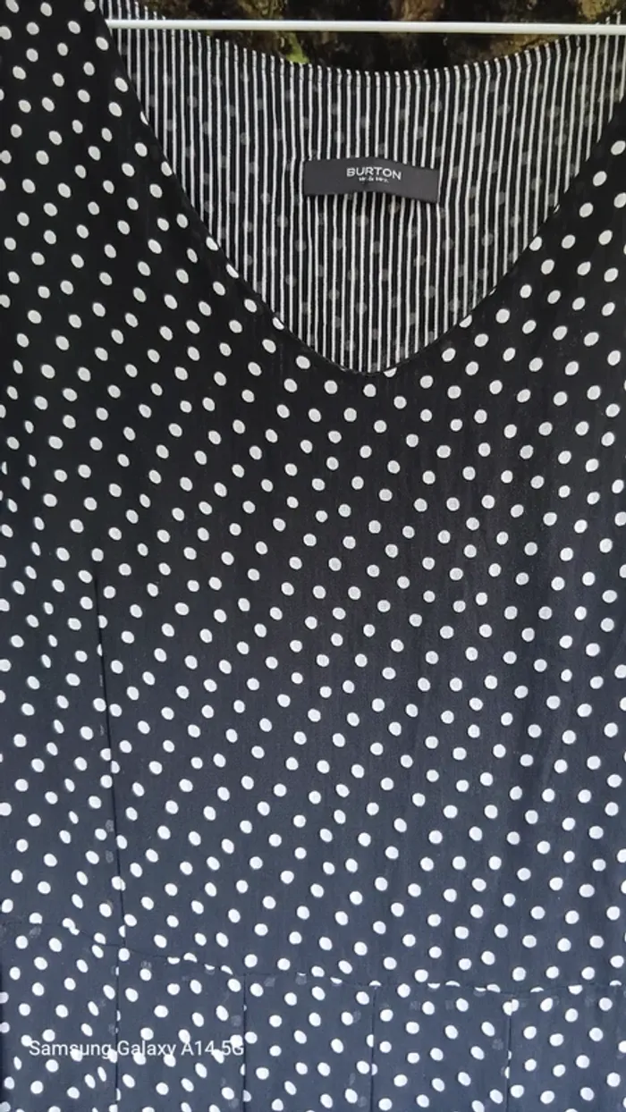 Robe noire petits pois blancs - photo numéro 2