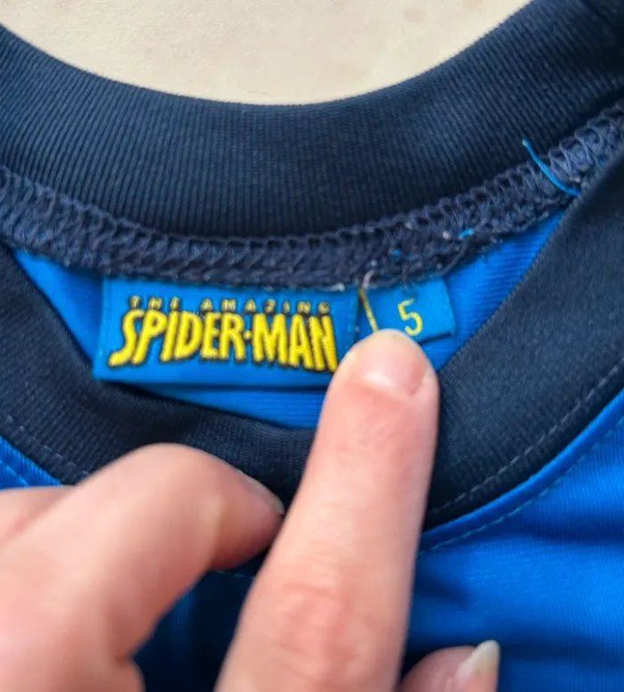 Tee shirt bleu Spiderman taille 5 ans - photo numéro 4