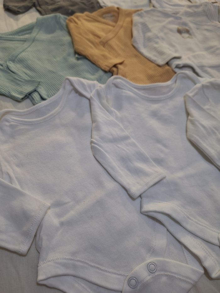Lot de 12 bodies, 1 mois - photo numéro 2