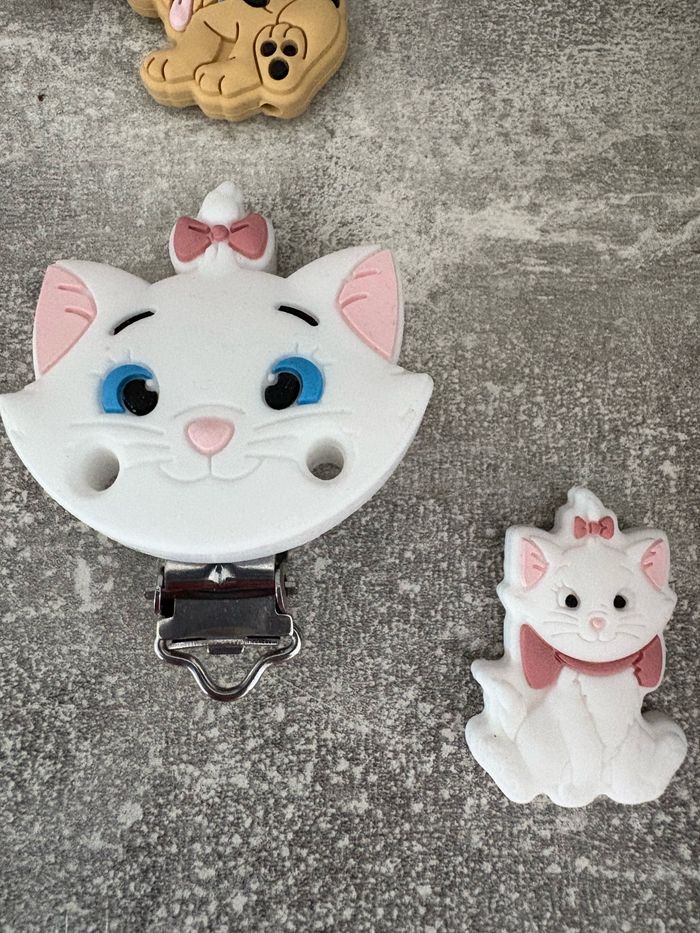 Clips+sa perle marie le chat