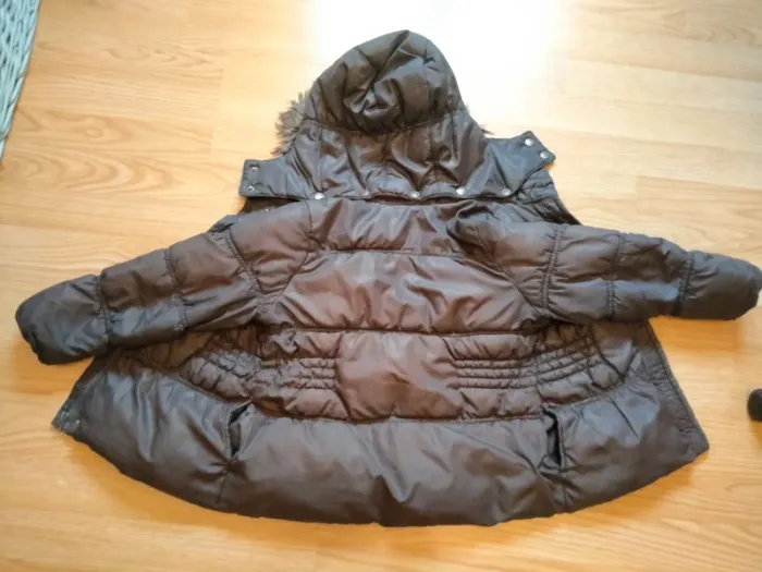 doudoune à capuche noire. ZARA. filles. taille 5 ans - photo numéro 9
