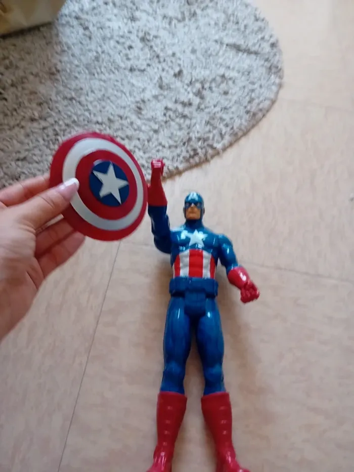 Figurine capitaine america - photo numéro 4