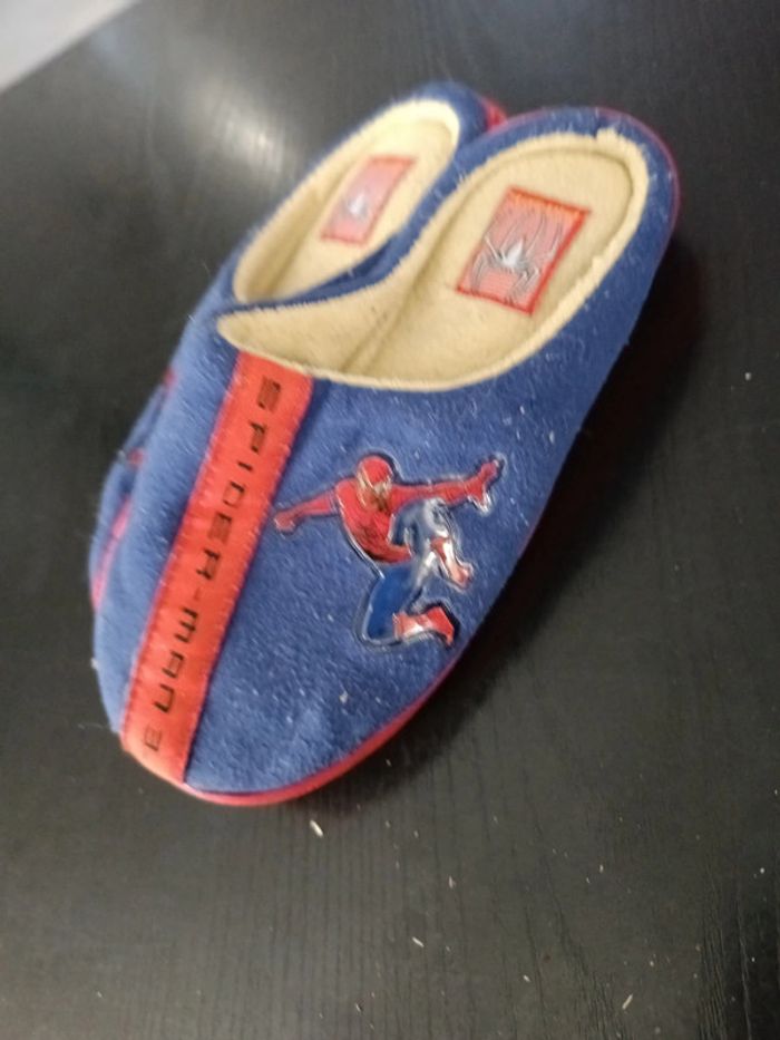 Chaussons spiderman taille 32/33 - photo numéro 2