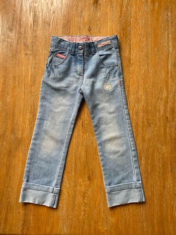 Jean avec motifs Disney roses taille 4 ans 