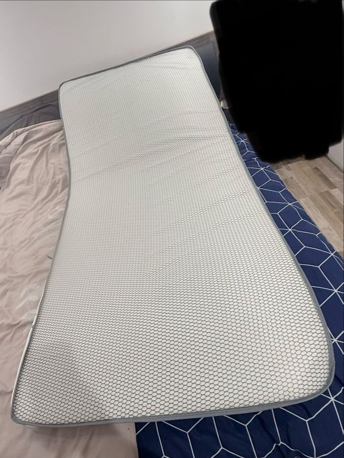 Sur matelas 90x200cm - photo numéro 3