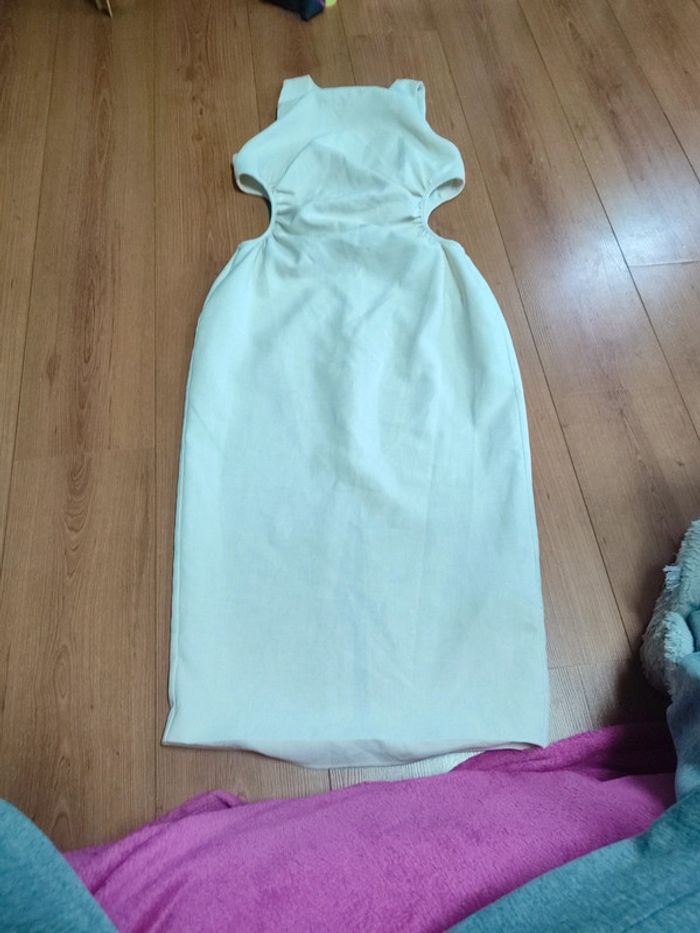 Robe écru. Taille L