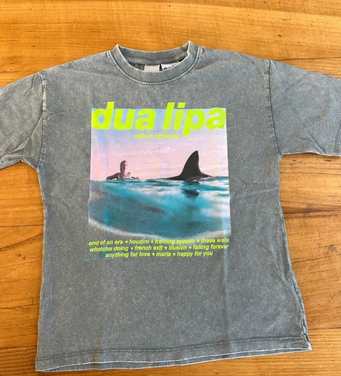 T-shirt Dua Lipa de Zara