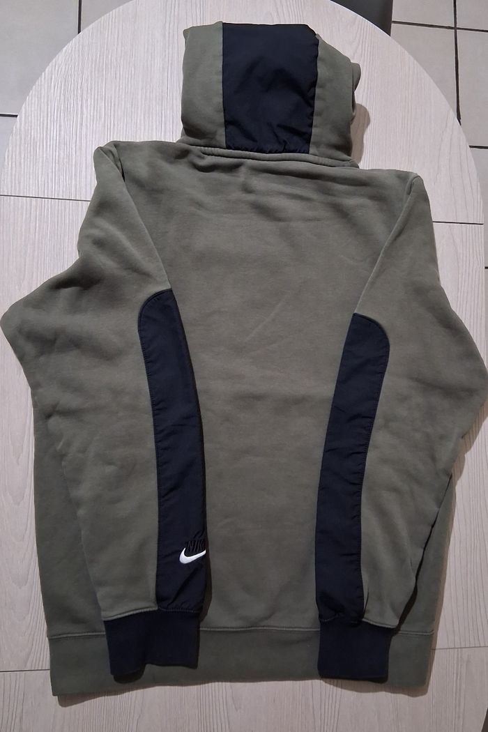 Hoodie nike taille S - photo numéro 3