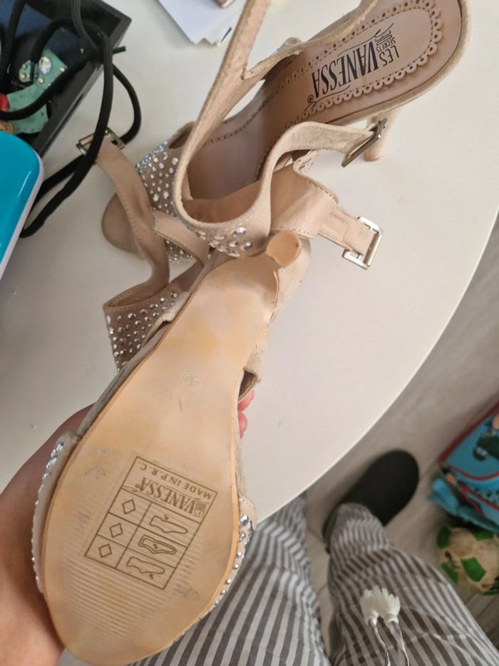 Sandales à talons et strass - photo numéro 4