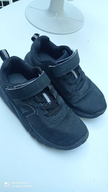 Baskets Decathlon couleur noir