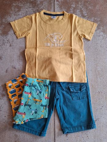 Ensemble t-shirt Petit Bateau et bermuda Tape à l'œil - 4 ans