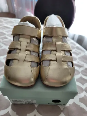 Sandales dorée cuir bundgaard neuves