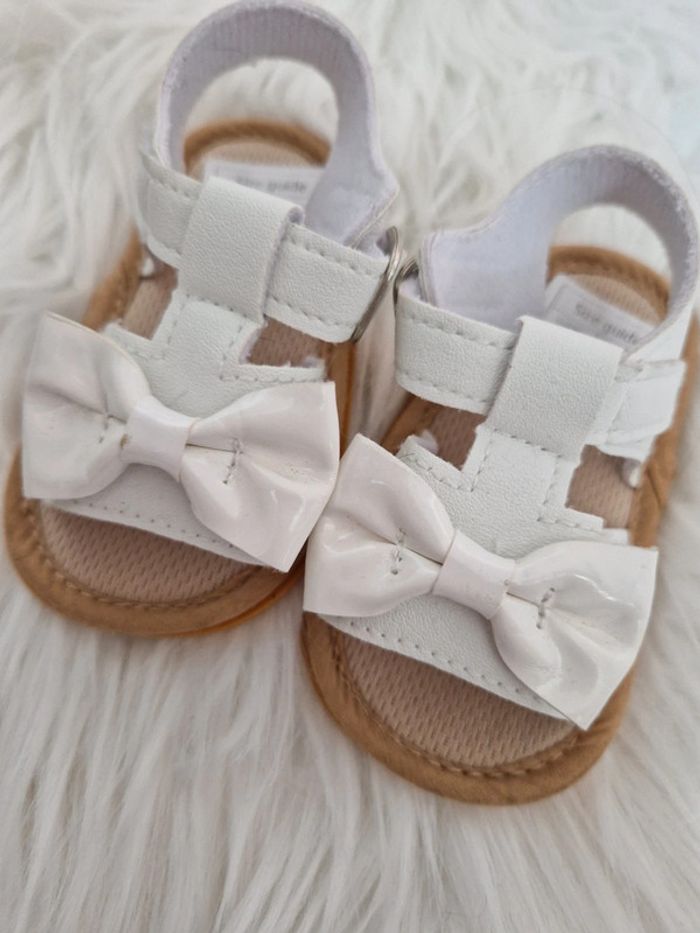 🤍 Sandales nus pieds bébé blanche taille 19 - photo numéro 7