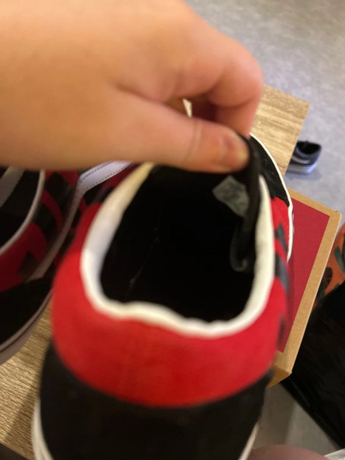 Vans noir et rouge - photo numéro 6
