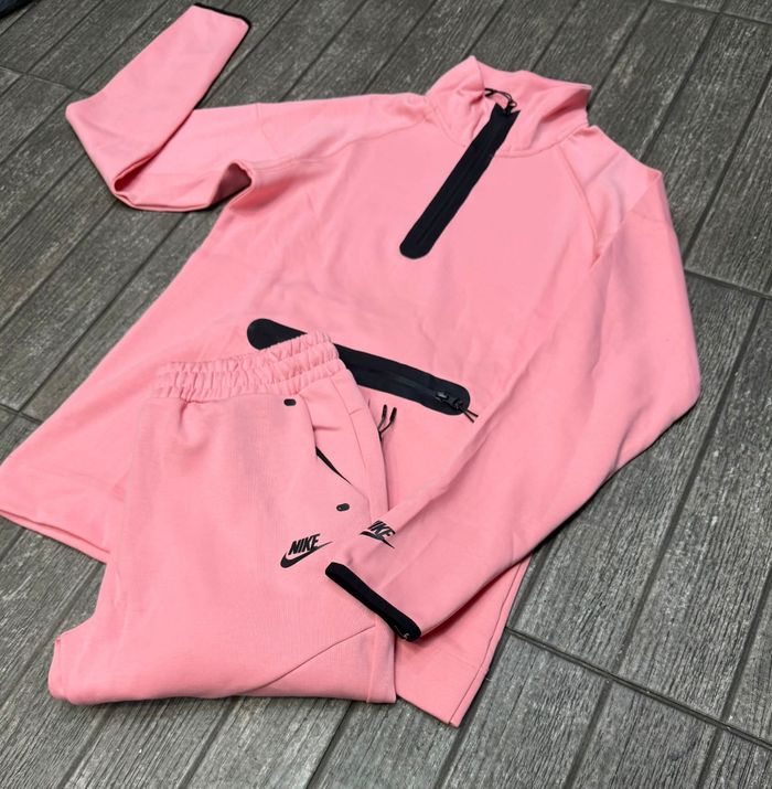 Nike tech - photo numéro 2