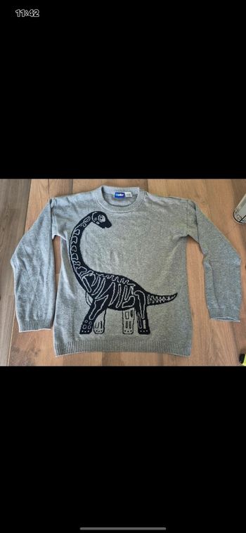 Pull leger garçon  6- 8 ans