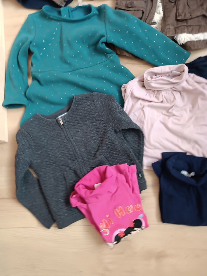 Lot vêtements 4 ans - photo numéro 3