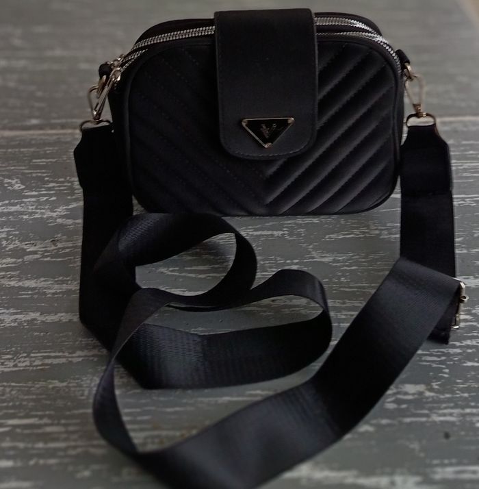 Sac bandoulière 3 compartiments neuf - photo numéro 2