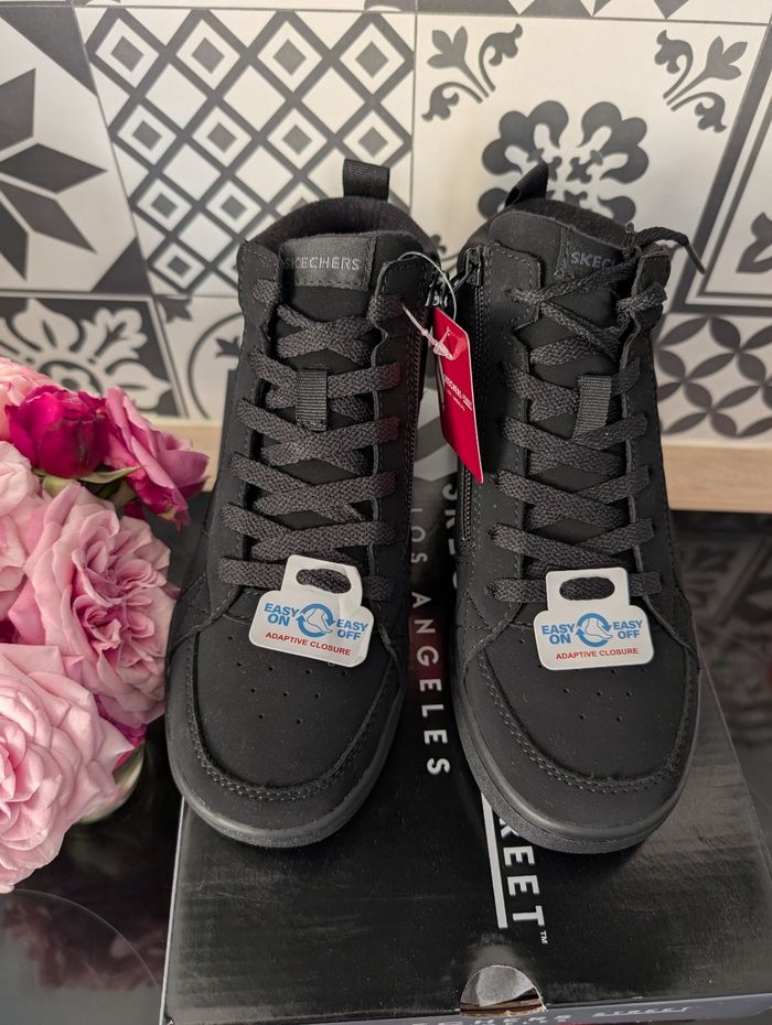 Chaussures garçon  chaudes. Taille 35. Neuf. Skechers - photo numéro 3