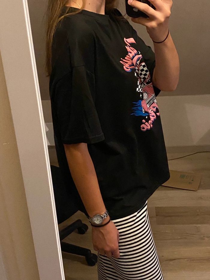 t-shirt large, over size noir à dessin rose - photo numéro 5