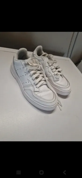 Basket adidas supercourt femme taille 36.5 bon etat