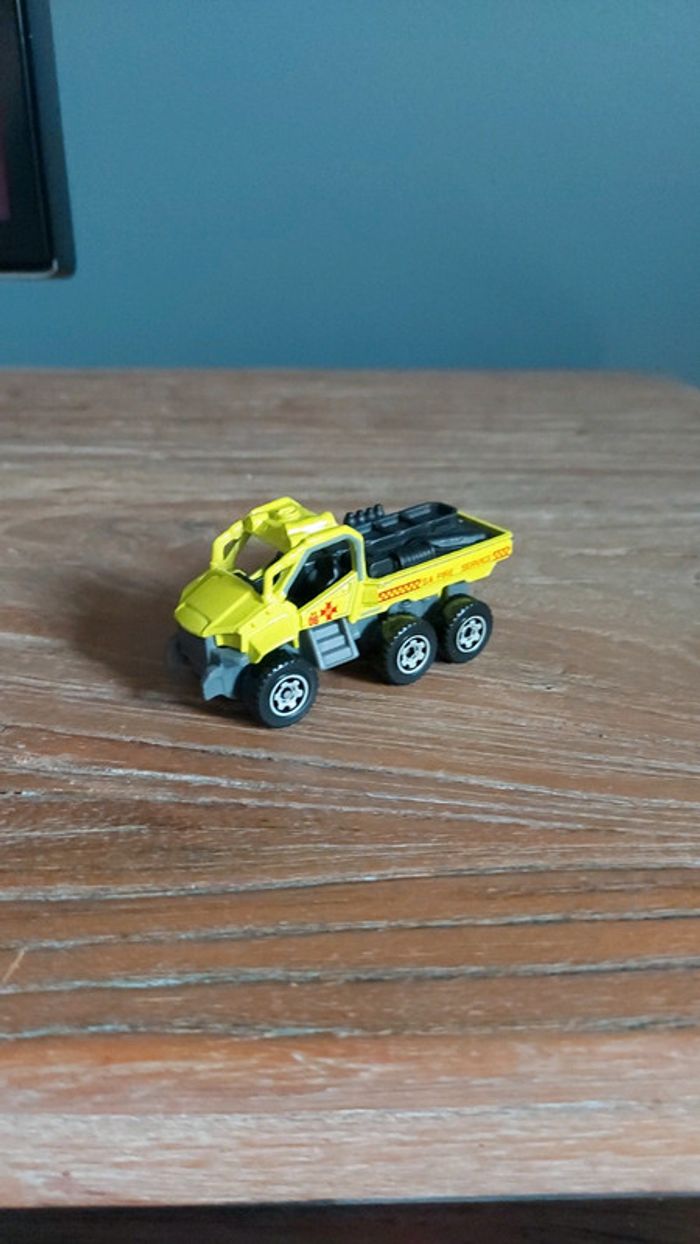 Camion de pompiers jaune Mattel