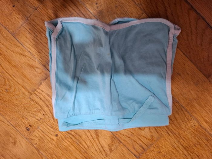 Short bleu