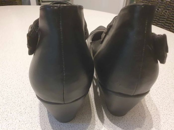 escarpins noirs et gris T39 - photo numéro 2