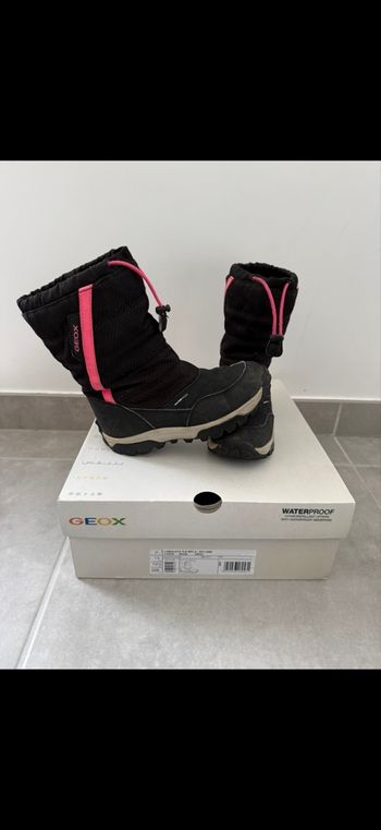 Bottes d'hiver chaude et waterproof Taille 31