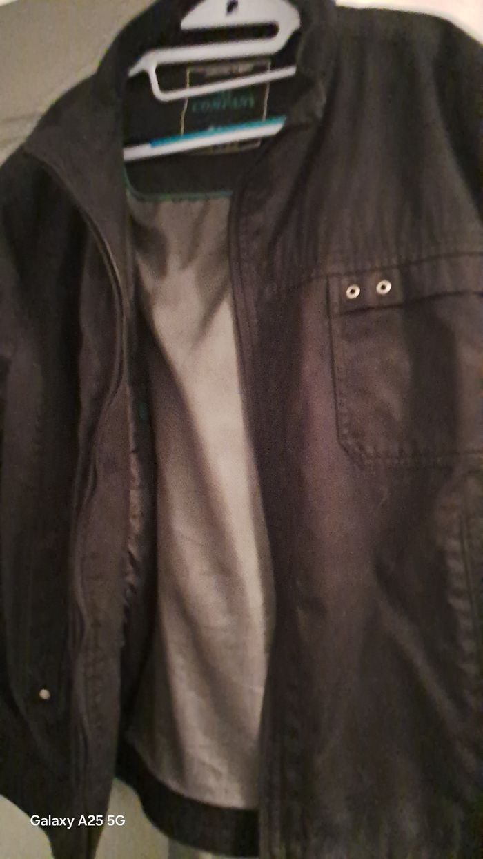 Veste noir - photo numéro 3