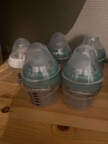 5 biberons tétine 1 et 6 biberons tétine 2