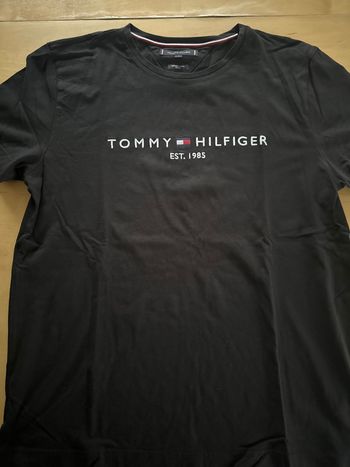 TEE shirt