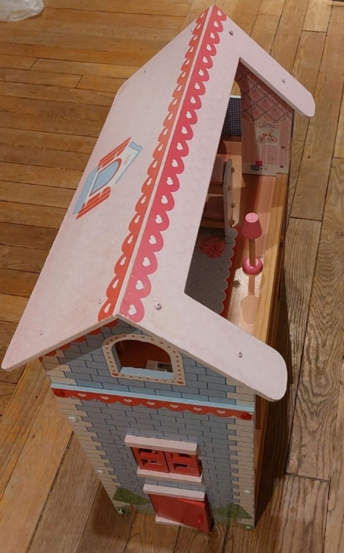 Maison de poupée avec accessoires - photo numéro 4