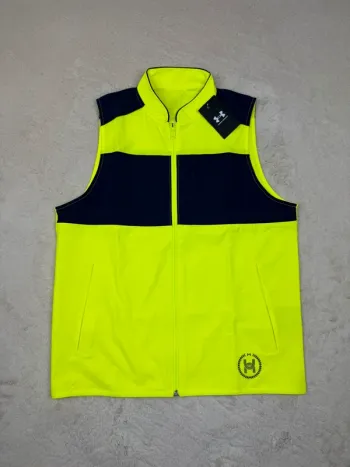 Veste De Running Under Armour Sans Manches Noir et Jaune Fluo Coupe Ajusté Neuve Taille M
