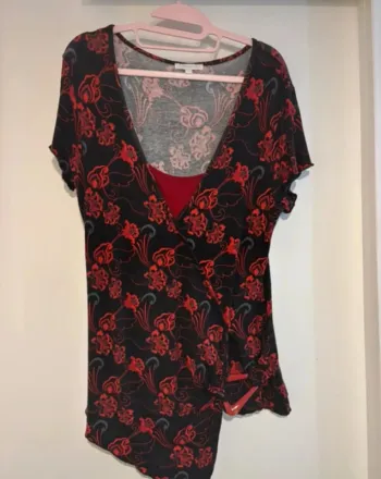Haut noir fleuri Gémo - Taille L
