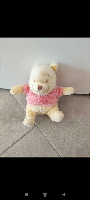Petite peluche Winnie avec grelot