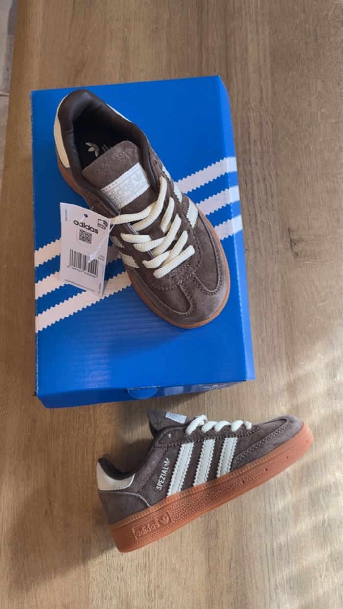 Adidas spezial taille 33