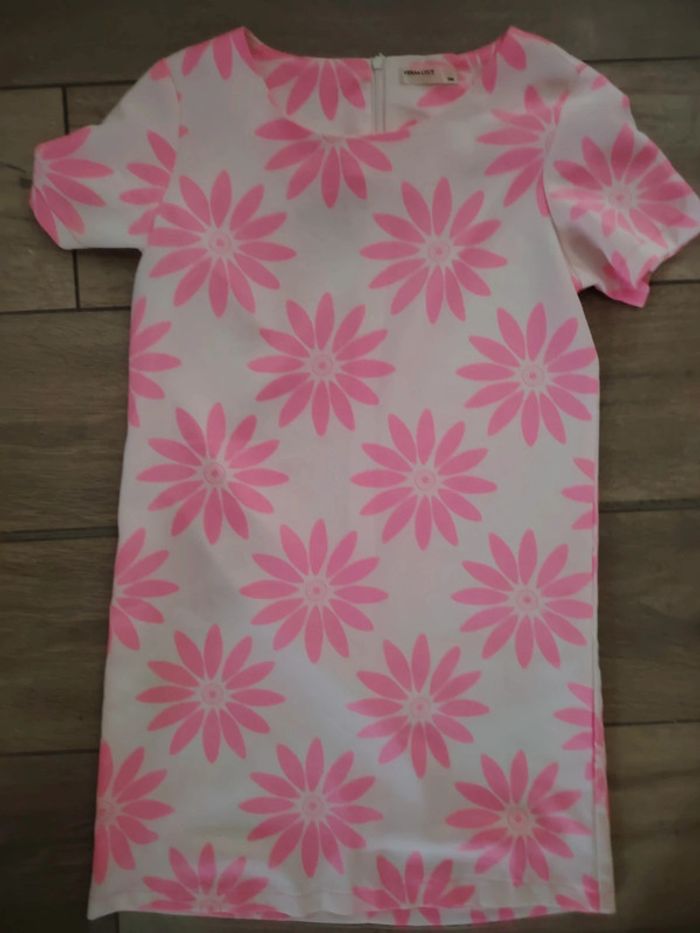 Robe courte fleurie rose