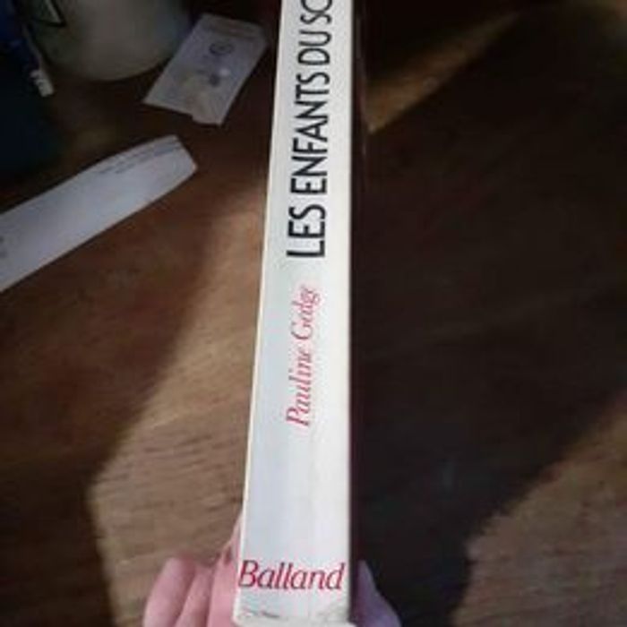 Les enfants du soleil de Pauline Gedge - photo numéro 2