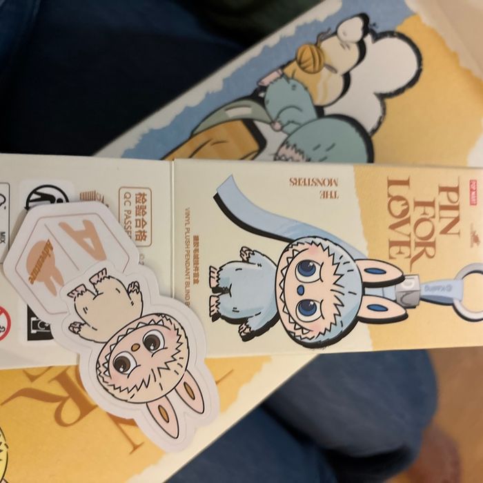 Labubu pin for love- A