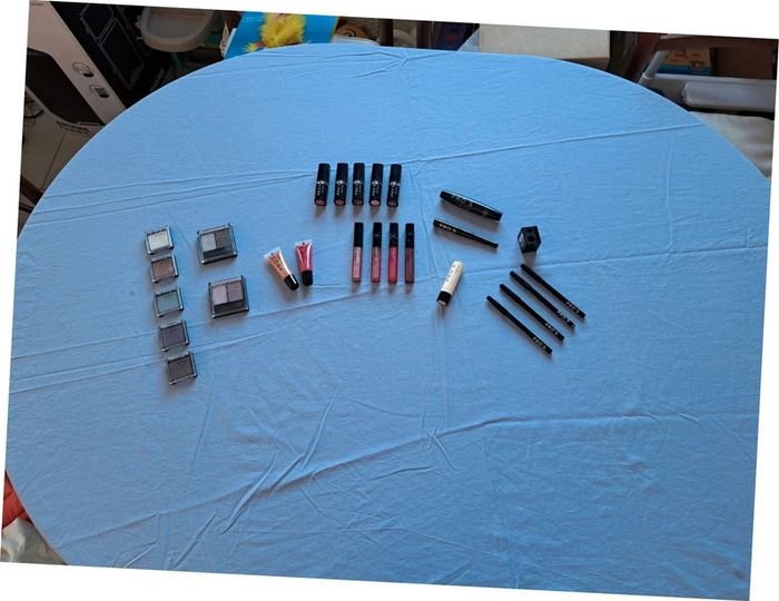 Lot de maquillage neuf PRO'S - 25 pieces - photo numéro 2